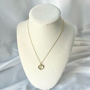 V the Label Heart A Necklace in Gold